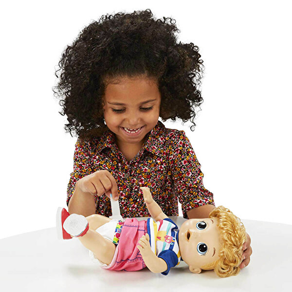 Baby Alive Işıklı Ayakkabılarıyla Neşeli Erkek Bebeğim E5244