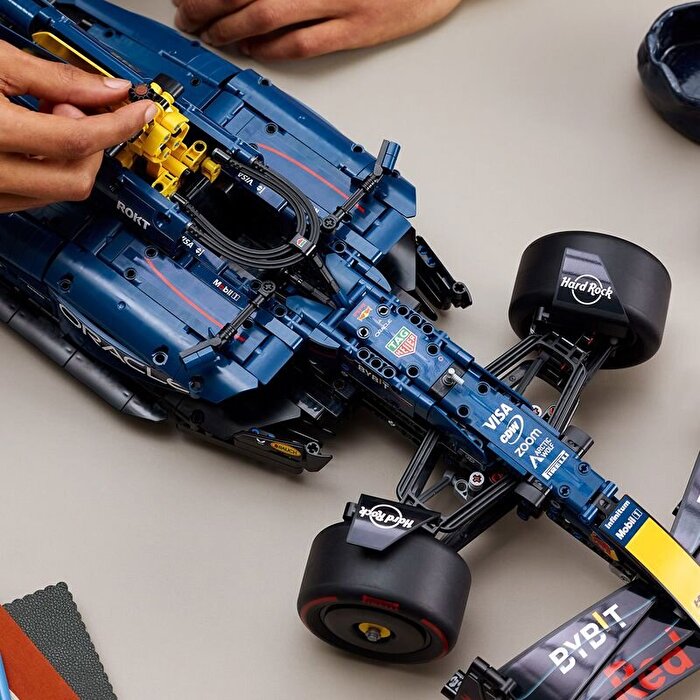 LEGO Technic Oracle Red Bull Racing RB20 F1 Araba 42206