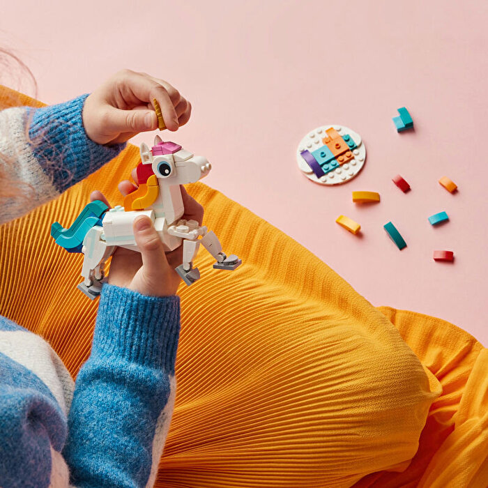 LEGO Creatör 3’ü 1 arada Sihirli Tek Boynuzlu At 31140