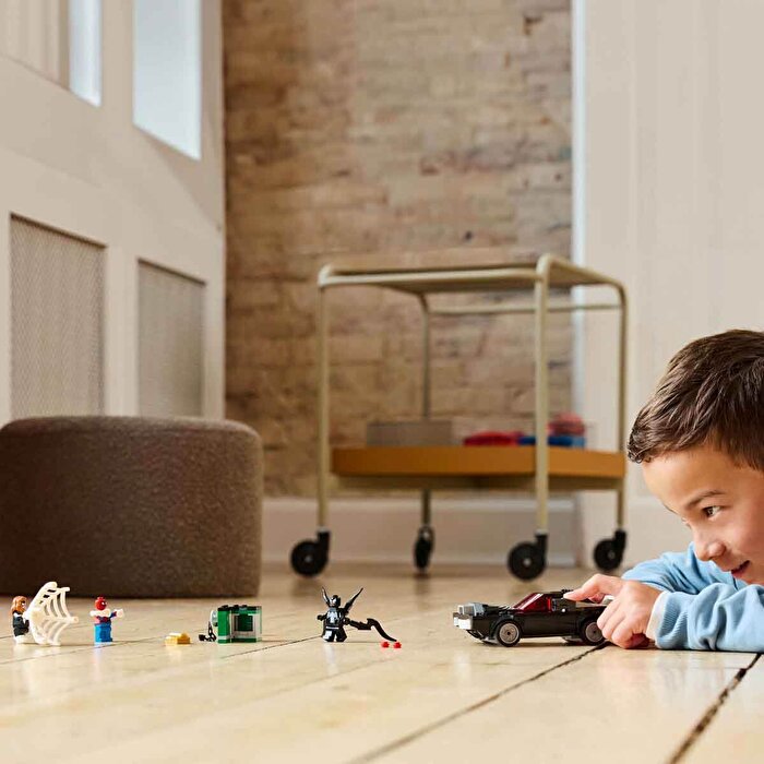 LEGO Marvel Örümcek Adam Venom Arabasına Karşı 76309