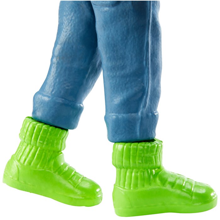 Polly Pocket ve Arkadaşları Serisi Ananas Desenli Tişörtlü Jake Tam GKL28