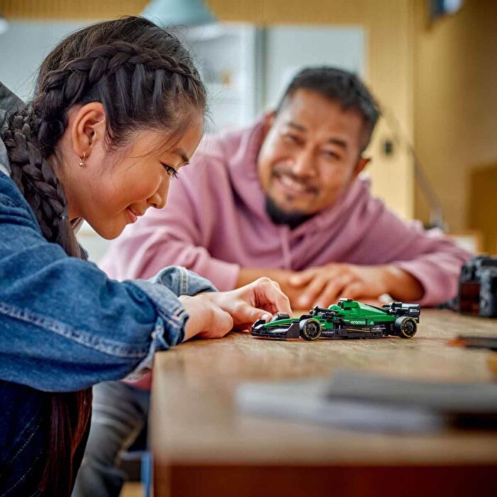 LEGO Speed Champions Aston Martin Aramco F1 AMR24 Yarış Arabası 77245