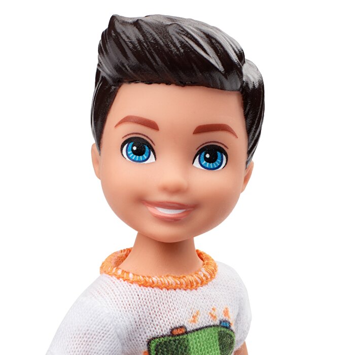 Barbie Aksesuarlı Chelsea Bebekler Kaykay Tişörtlü GHV64