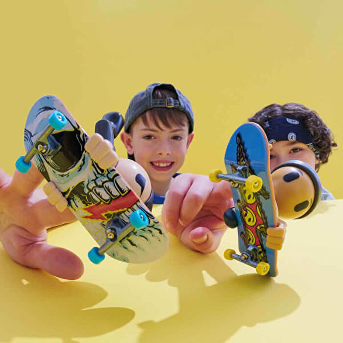 Tech Deck SK8 Crew Figürlü Parmak Kaykayı 2’li Set 4