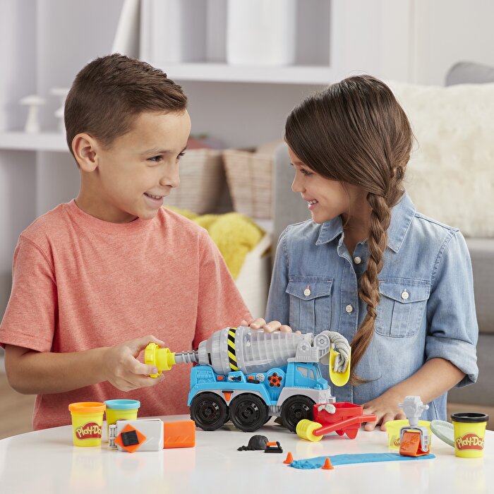 Play-Doh Çalışkan Çimento Kamyonu
