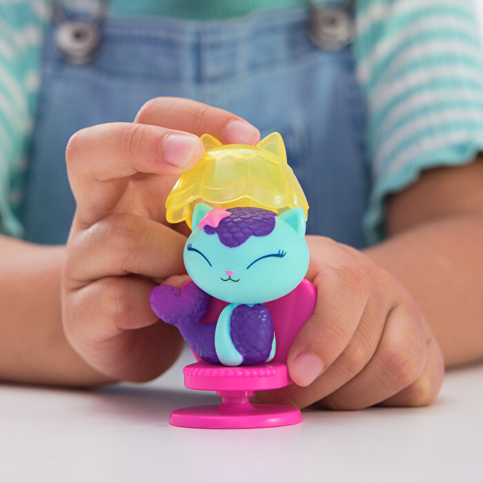 Gabby’s Dollhouse Mercat & Spa Chair Figür ve Aksesuar Seti