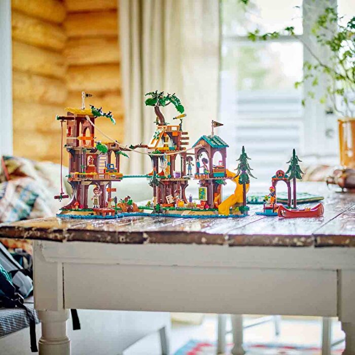 LEGO Friends Macera Kampı Ağaç Ev 42631