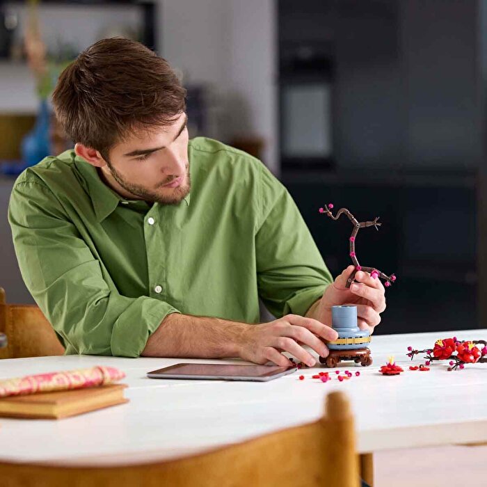 LEGO Icons Erik Çiçeği 10369