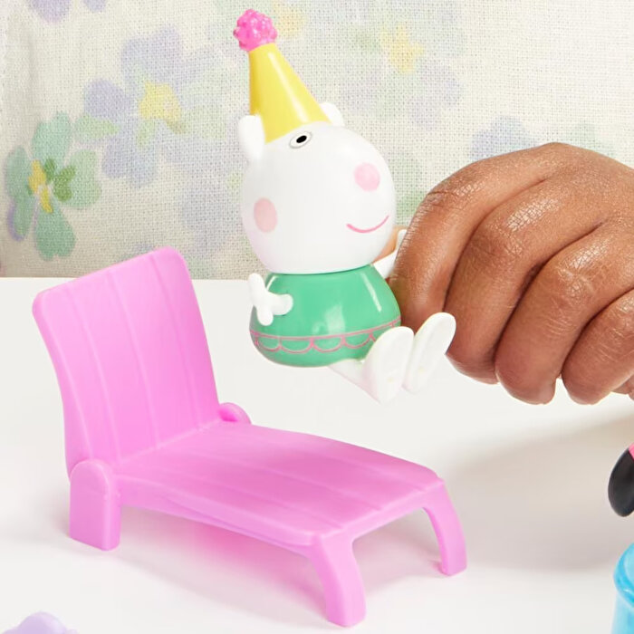 Peppa Pig Peppa'nın Anıları Oyun Seti Havuz Parti F9511