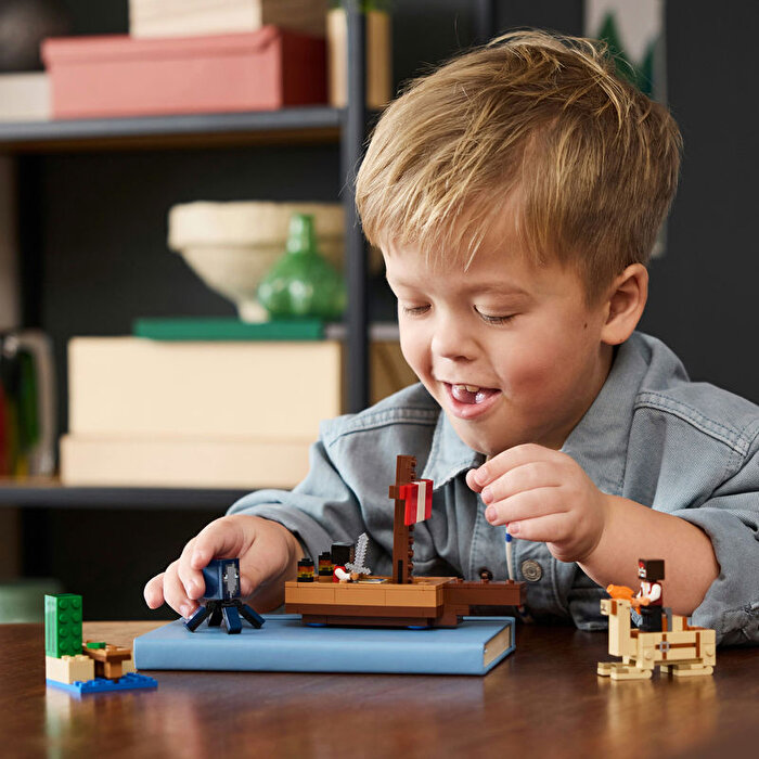 LEGO Minecraft Korsan Gemisi Yolculuğu 21259
