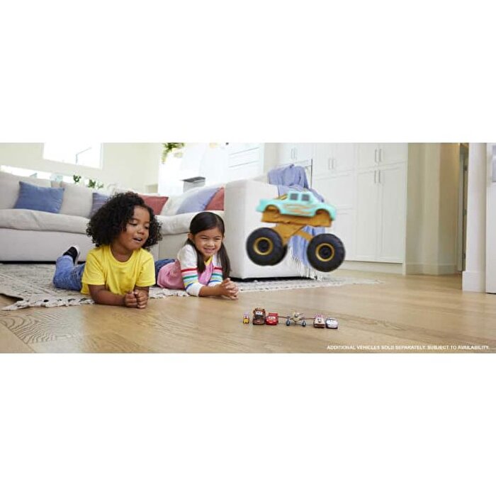 Cars Akrobat İvy Karakter Aracı HMD76