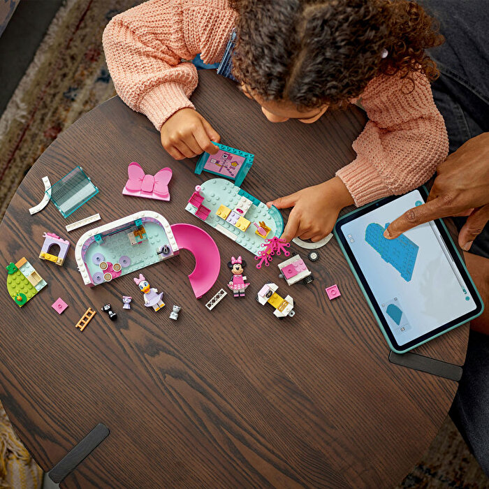 LEGO Disney Minnie'nin Evcil Hayvan Oteli 43274