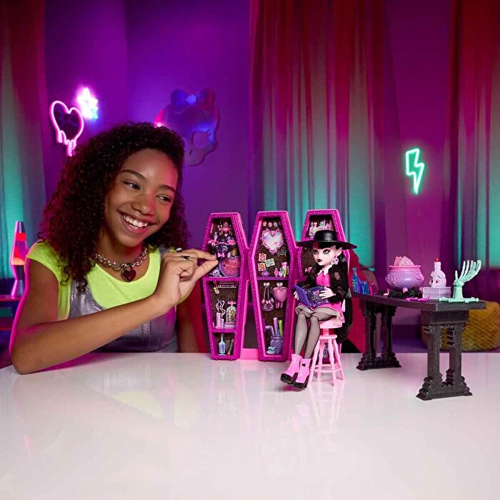 Monster High Draculaura'nın Gizemli İksirler Odası JBF15