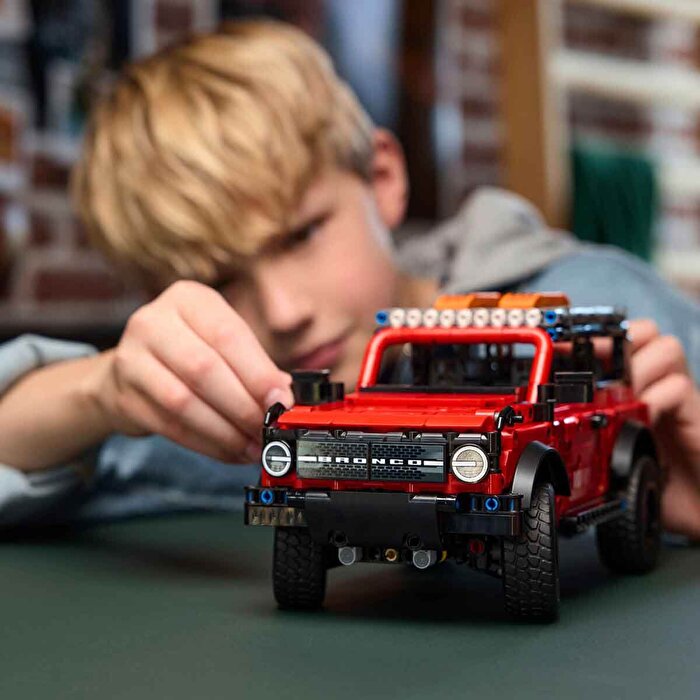 LEGO Technic Ford Bronco SUV 42213