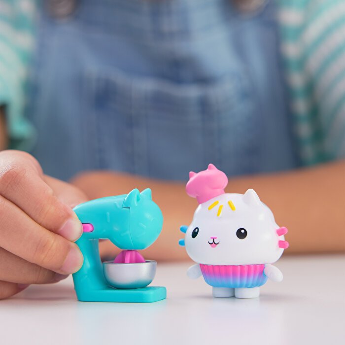 Gabby’s Dollhouse Cakey Cat & Cake Mixer Figür ve Aksesuar Seti