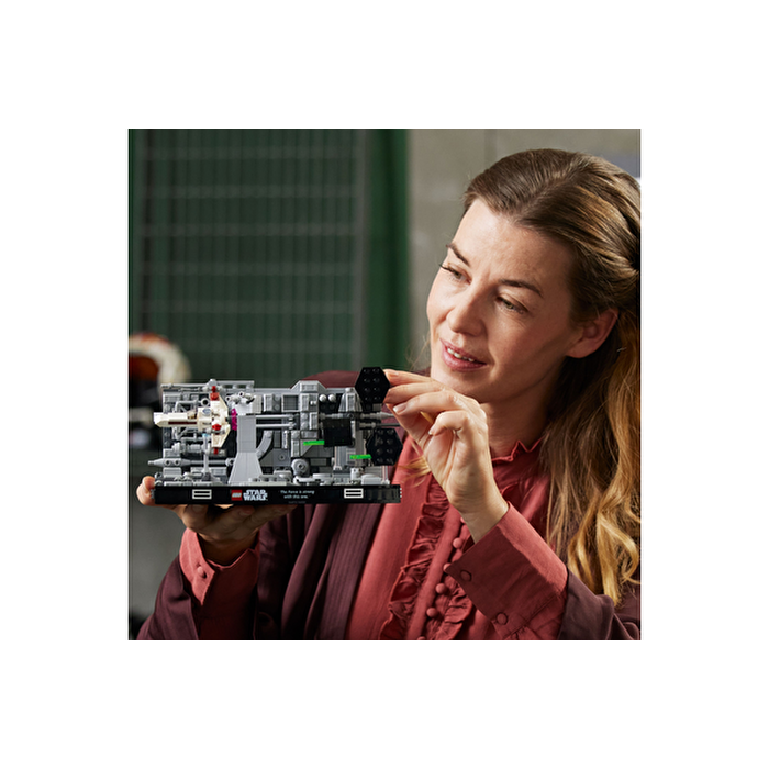 LEGO Star Wars Ölüm Yıldızı Hendek Akını Diyoraması 75329