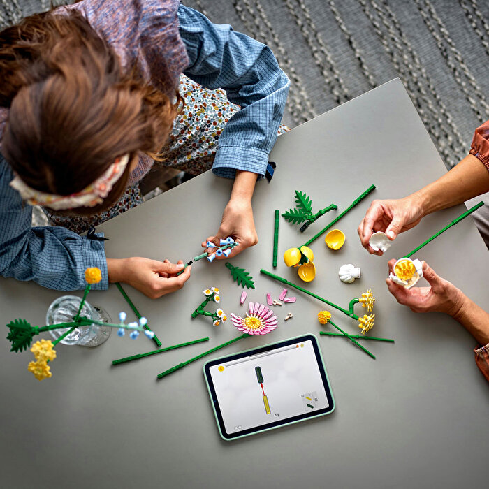 LEGO Botanicals Küçük Sarı Buket 10347