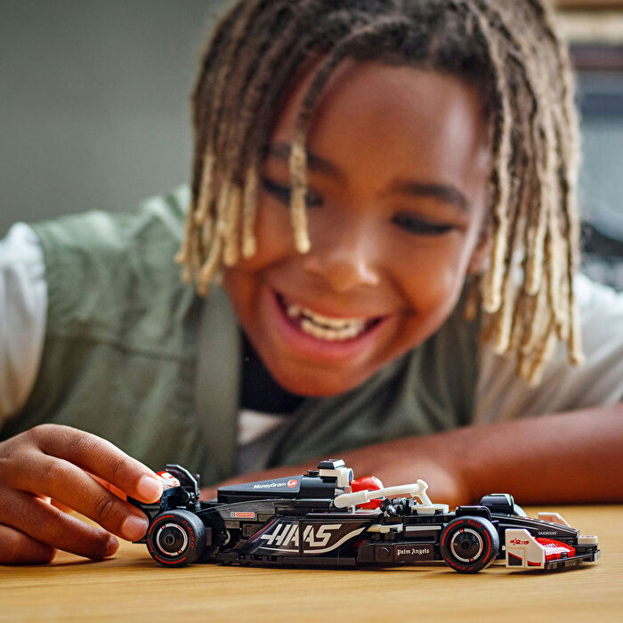 LEGO Speed Champions MoneyGram Haas F1 Team VF-24 Yarış Arabası 77250