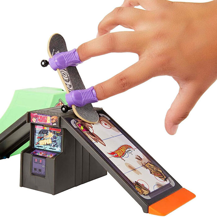Hot Wheels Skate Parmak Kaykay Macerasına Başlangıç Seti Arcade Skatepark