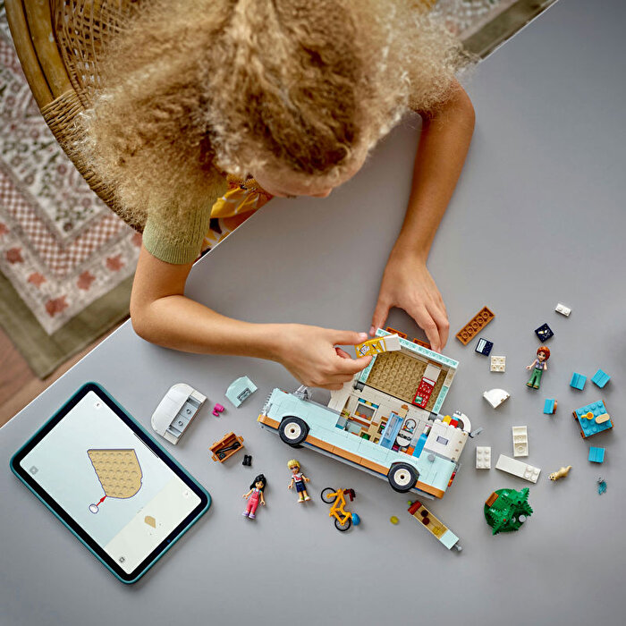 LEGO Friends Arkadaşlık Karavan Macerası 42663