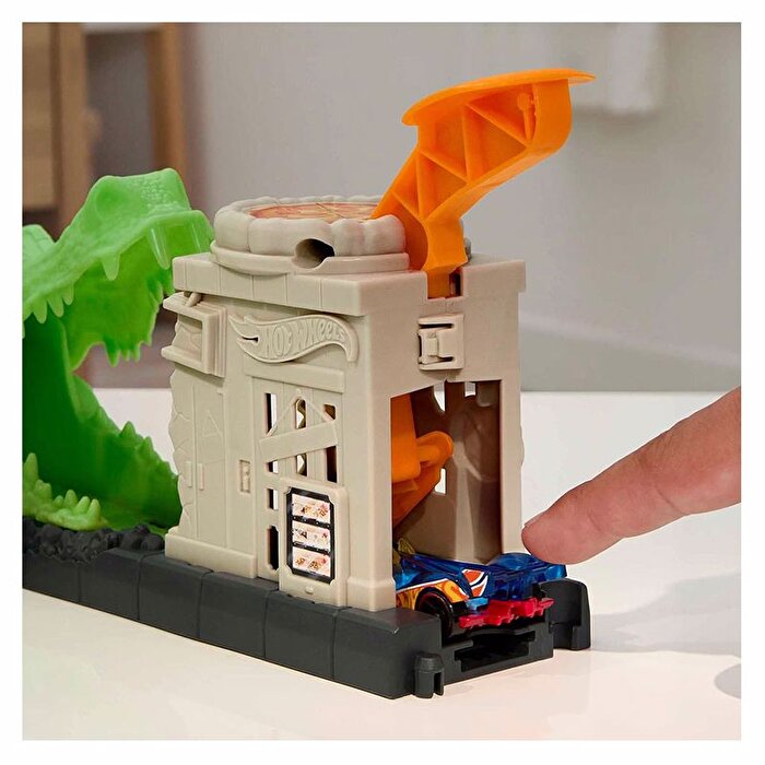 Hot Wheels Düşman Yaratıklar Oyun Seti HKX39