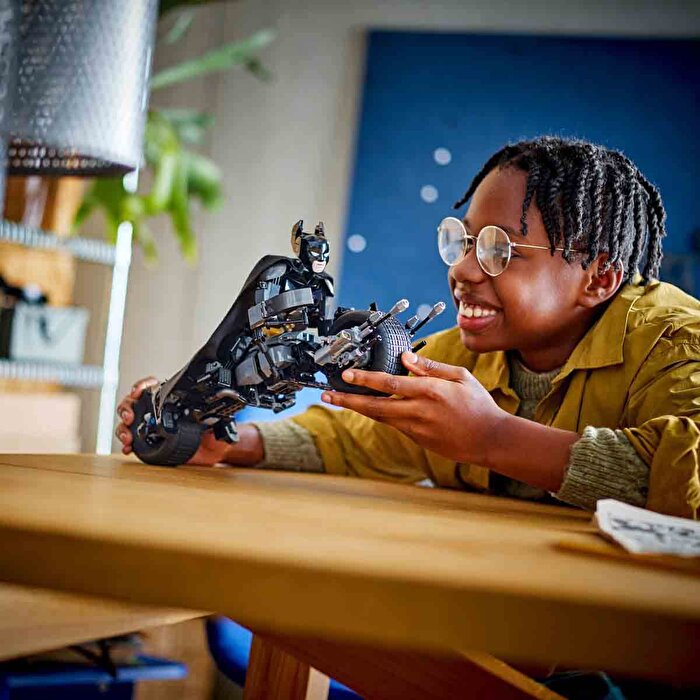 LEGO DC Batman: Batman Yapım Figürü ve Bat-Pod Motosiklet 76273