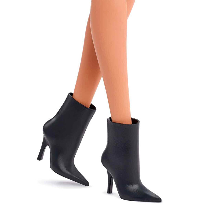 Barbie Basics İkonik Koleksiyon Bebeği Kumral JBH72