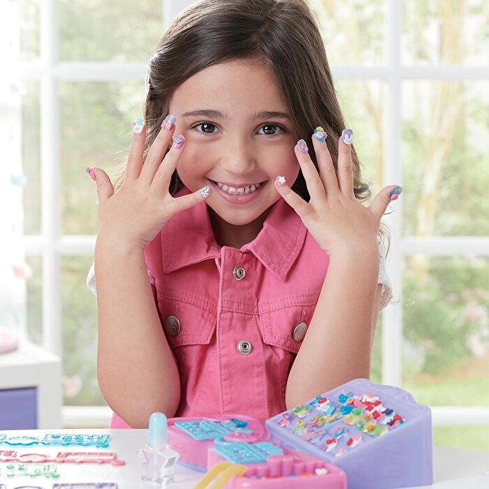 Aquabeads Tasarla ve Sergile Tırnak Atölyesi