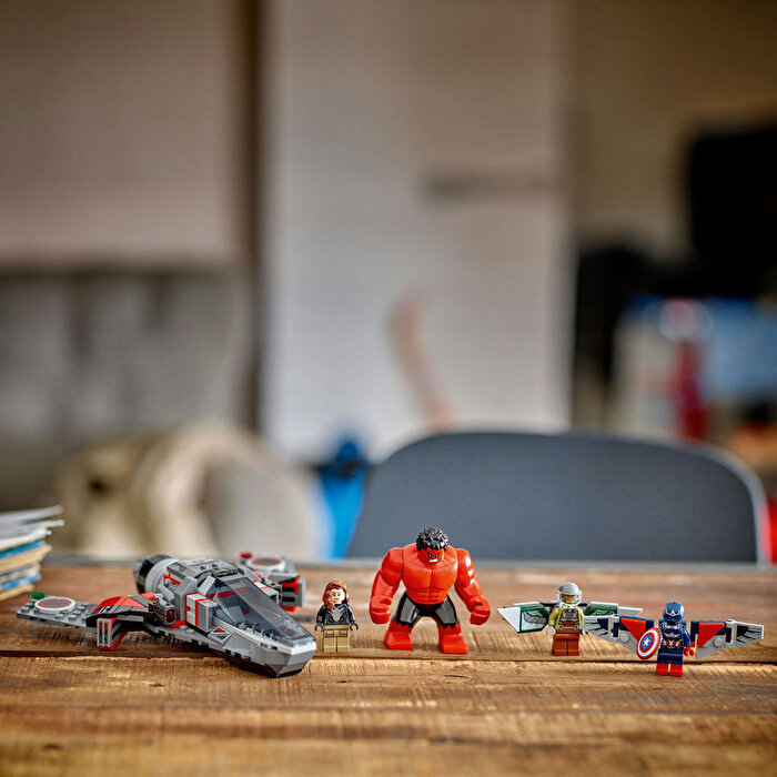 LEGO Marvel Kaptan Amerika ile Red Hulk Savaşı 76292