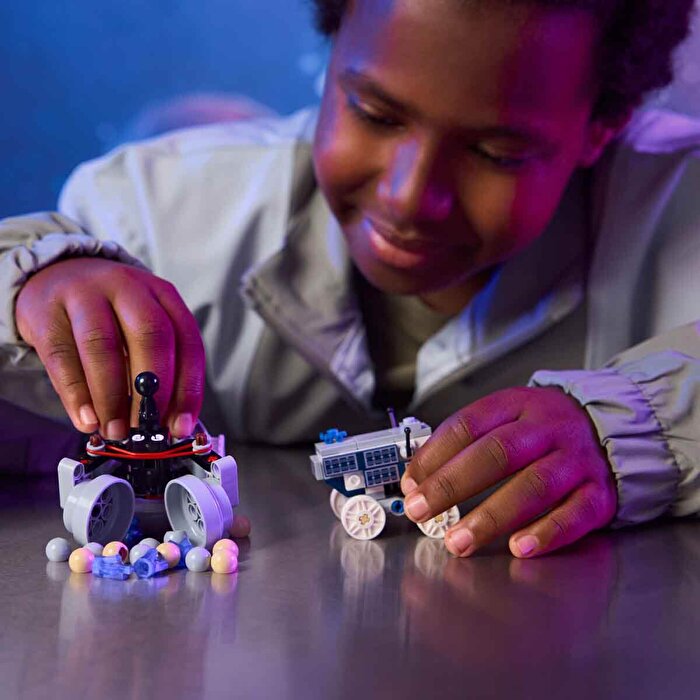 LEGO Technic Lunar Outpost Ay Gezgini Uzay Aracı 42211