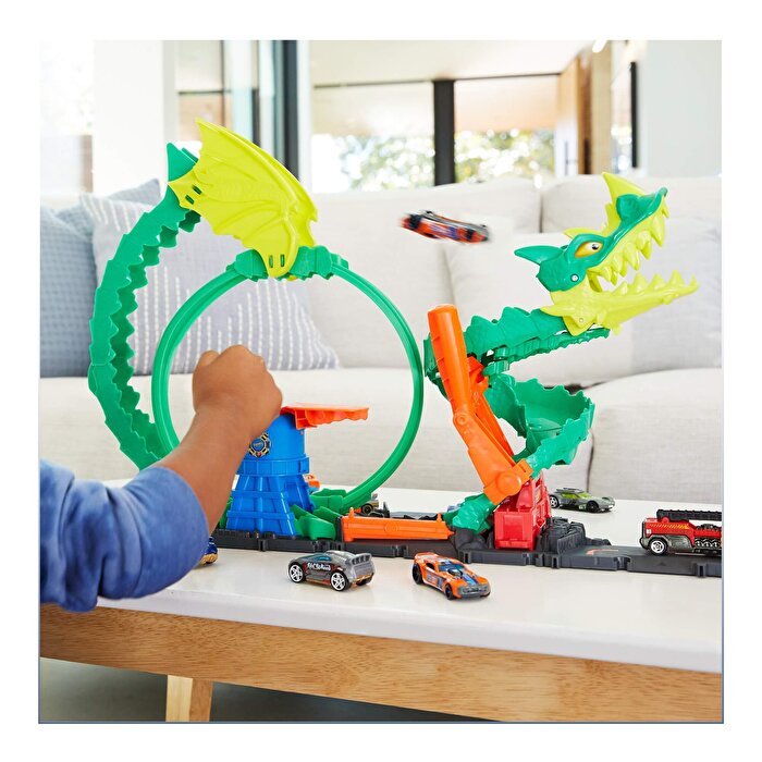 Hot Wheels Ejderha İle Mücadele Pisti HDP03