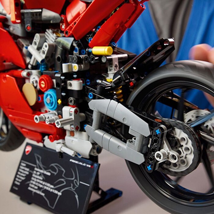 LEGO Technic Ducati Panigale V4 S Motosiklet 42202