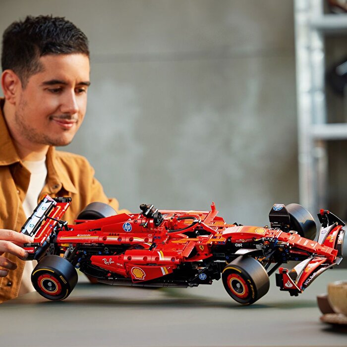 LEGO Technic Ferrari SF-24 F1 Araba 42207