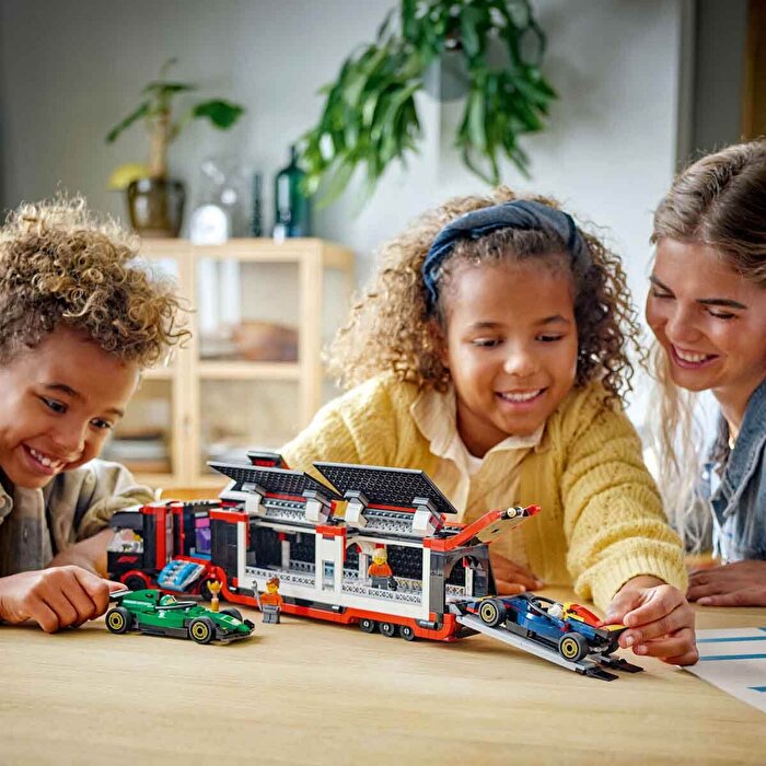 LEGO City RB20 ve AMR24 F1 Arabalı F1 Kamyonu 60445