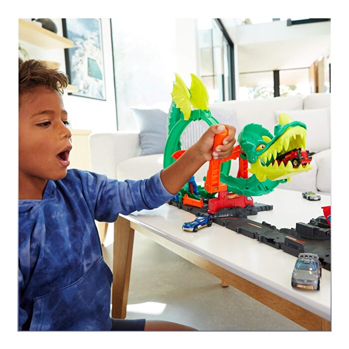 Hot Wheels Ejderha İle Mücadele Pisti HDP03
