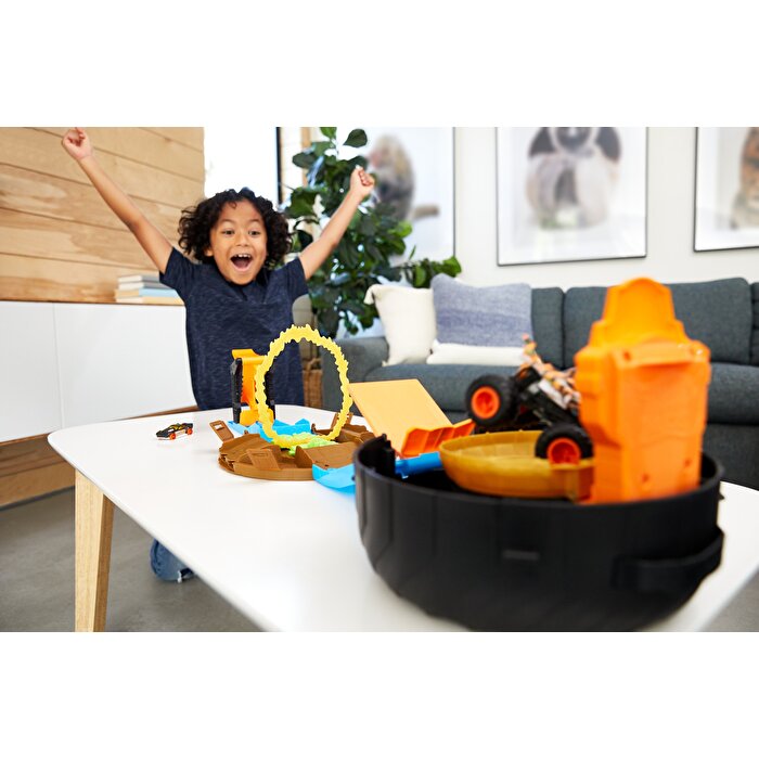 Hot Wheels Monster Trucks Akrobasi Tekerleği Oyun Seti GVK48
