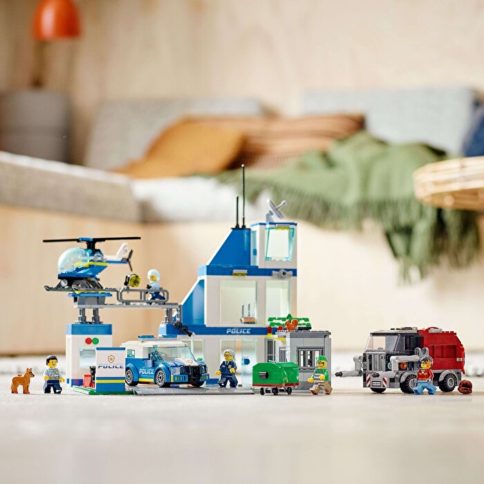 LEGO® City Polis Merkezi 60316