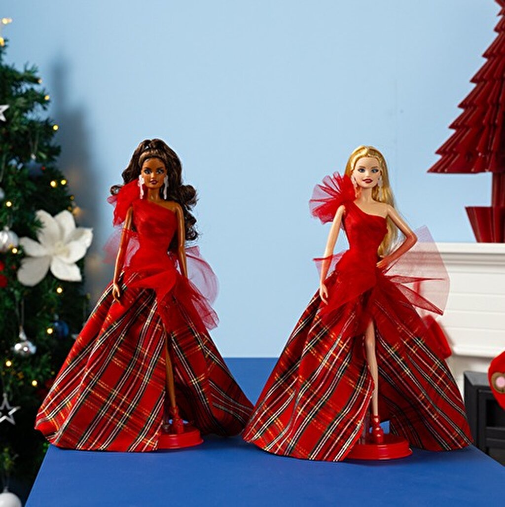 Barbie  Mutlu Yıllar Bebeği