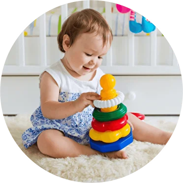 Yenidoğan Bebekler İçin  Nasıl Oyuncak Seçmeliyiz