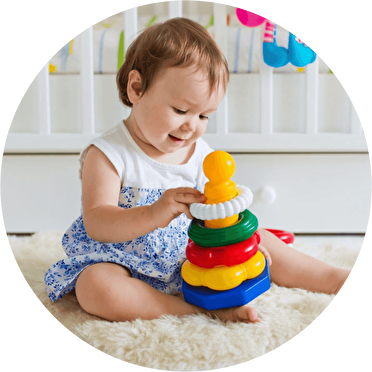 Yenidoğan Bebekler İçin  Nasıl Oyuncak Seçmeliyiz